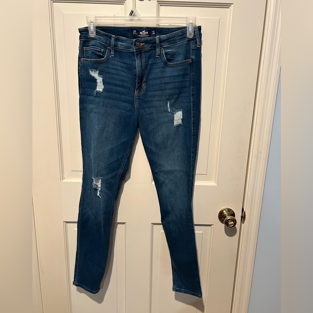 Hollister high rise supe skinny  jeans 13R